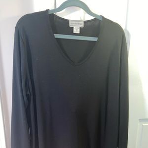 Black travel knit tunic by August Max 1x
